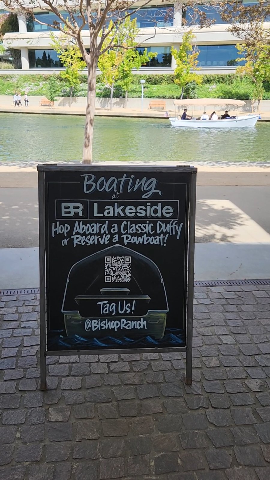 Boating sign and boat